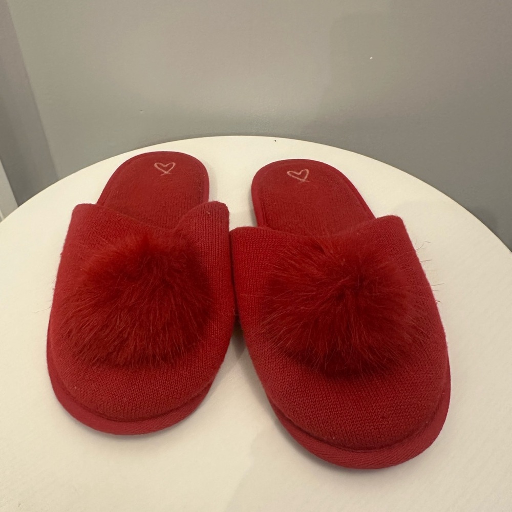 Victoria Secret Cozy Red Pom-Pom Women's Slippers. Women’s L 9/10